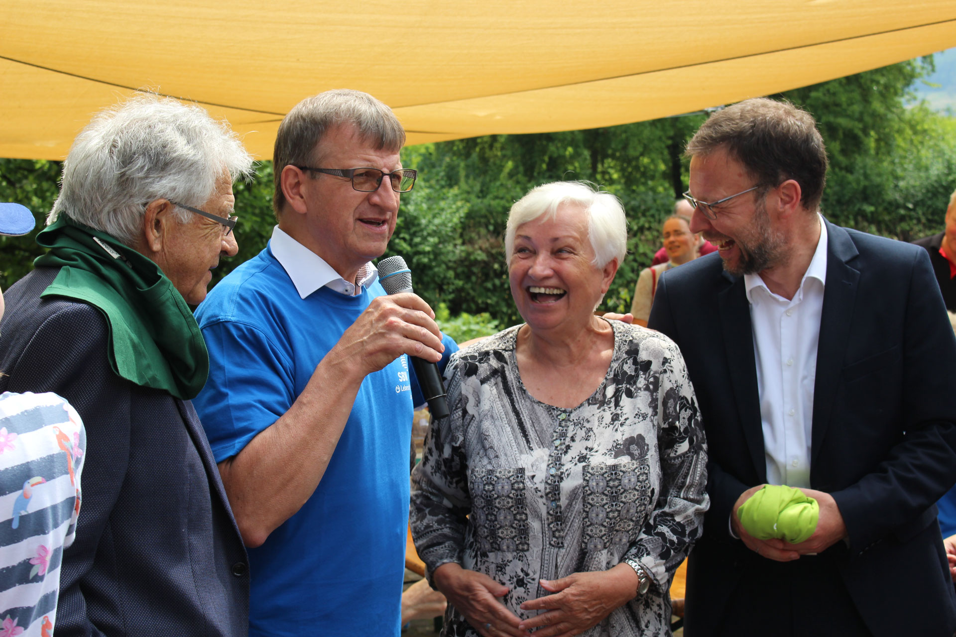 Dr. Peter Rohlinger, Dr. Ingo Seidemann, Annelie Lohs und OB Dr. Nitzsche feiern gemeinsam 30 Jahre SBW Lebenshilfe (Foto)